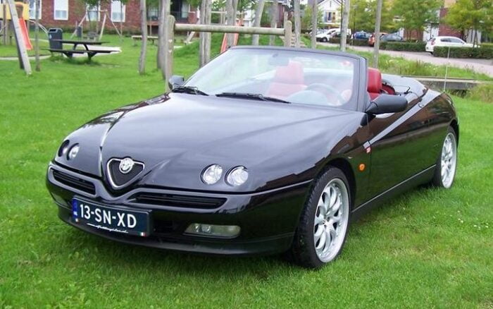 ¿Cómo poner a tiempo un Alfa Romeo Spider 1995-2001 3.0L?